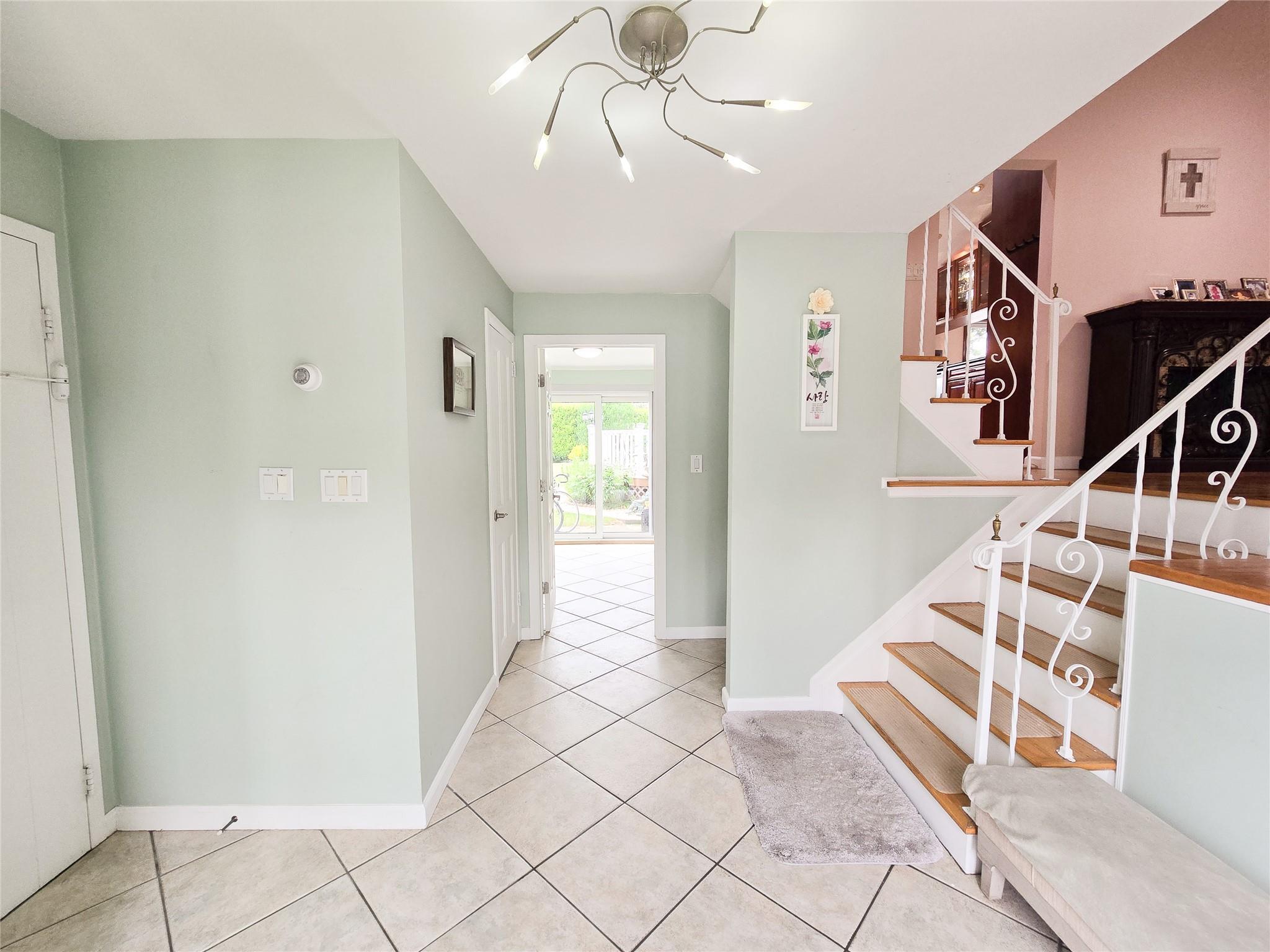 Single Family Edna  Nassau County, NY 11791, MLS-861908-10