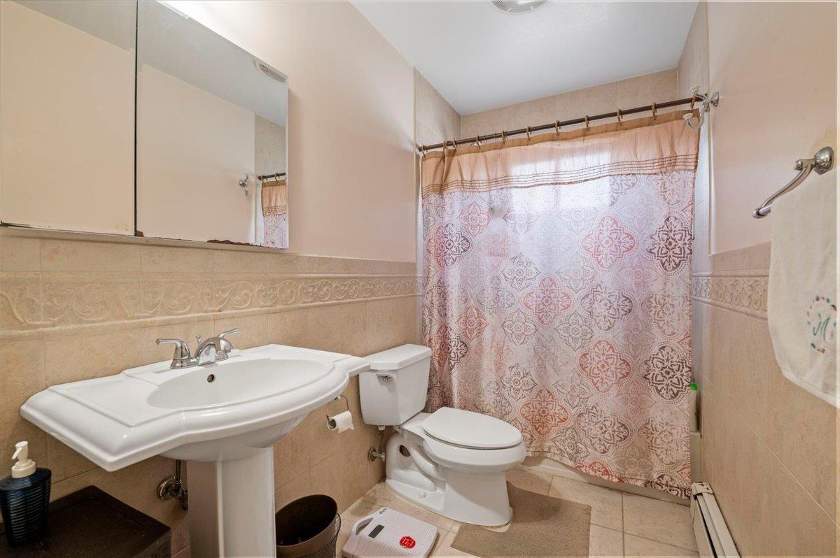 Single Family Alder  Nassau County, NY 11710, MLS-861909-22