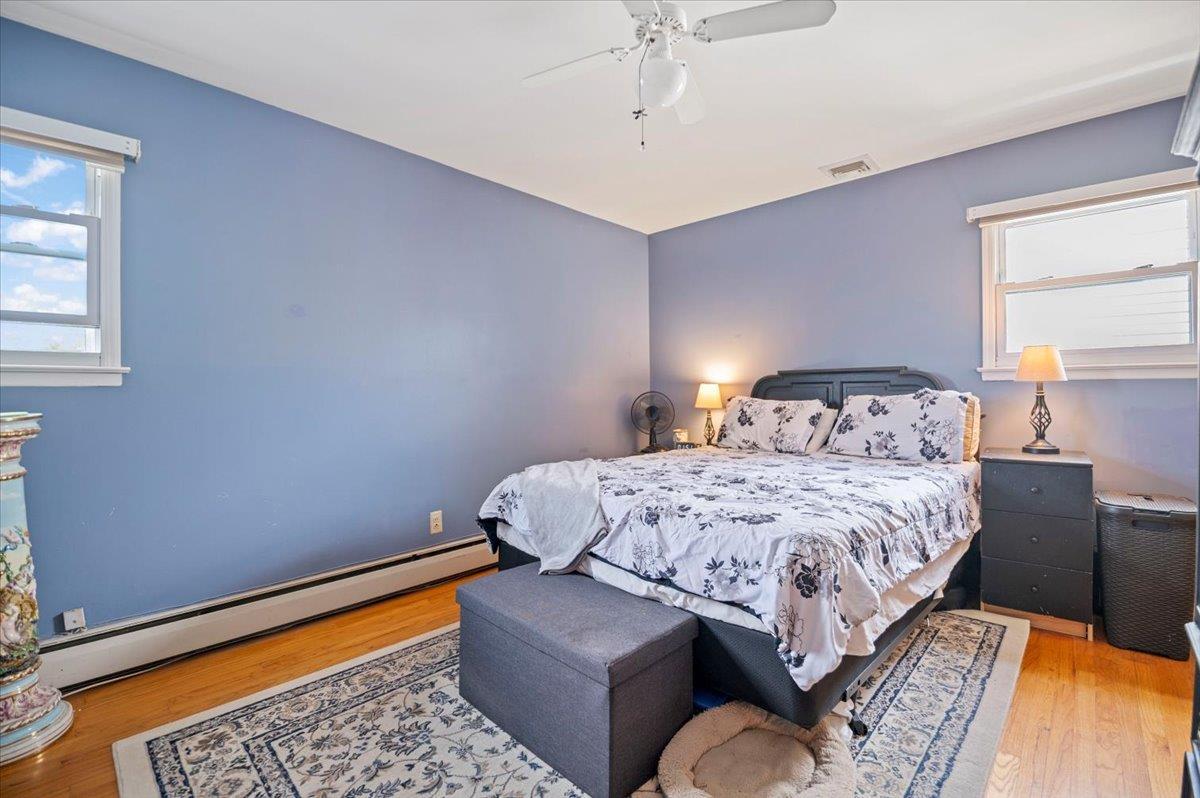 Single Family Alder  Nassau County, NY 11710, MLS-861909-23