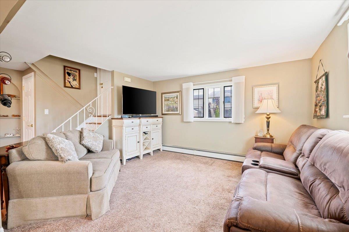 Single Family Alder  Nassau County, NY 11710, MLS-861909-8