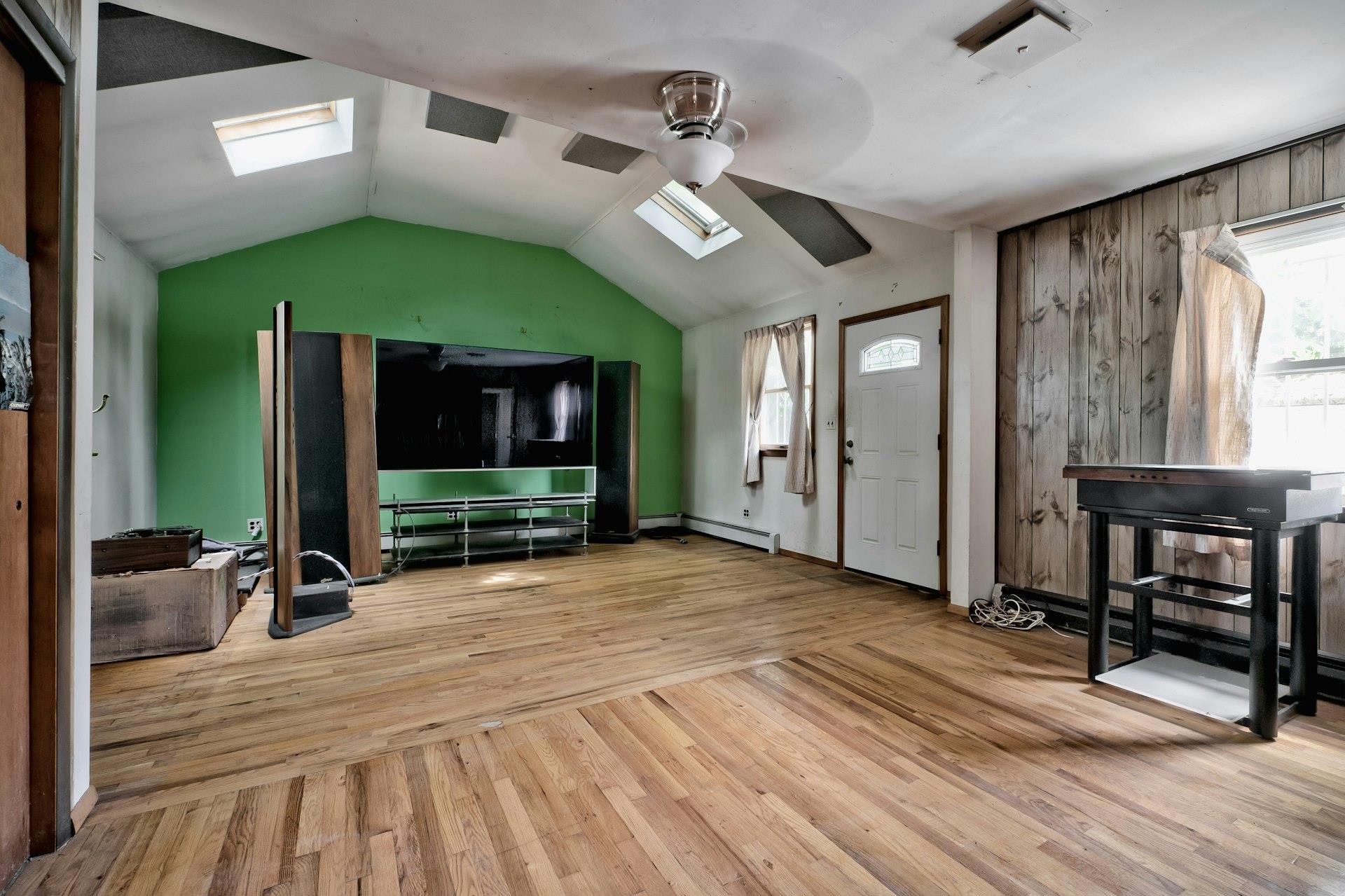 Single Family Broadway  Nassau County, NY 11762, MLS-861910-13