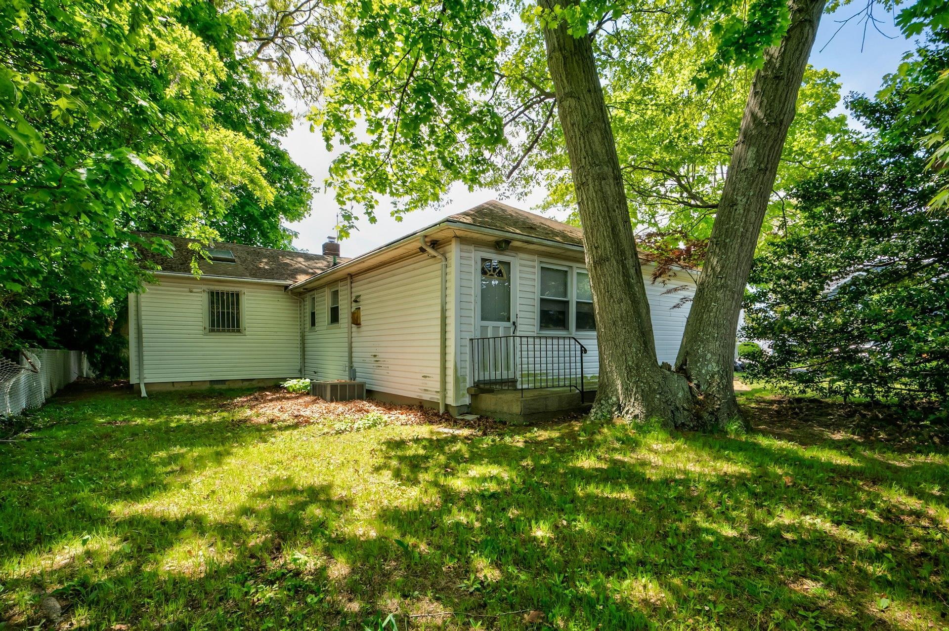 Single Family Broadway  Nassau County, NY 11762, MLS-861910-17