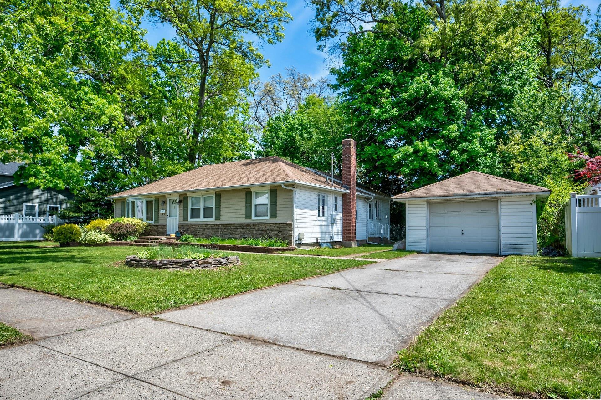 Single Family Broadway  Nassau County, NY 11762, MLS-861910-3