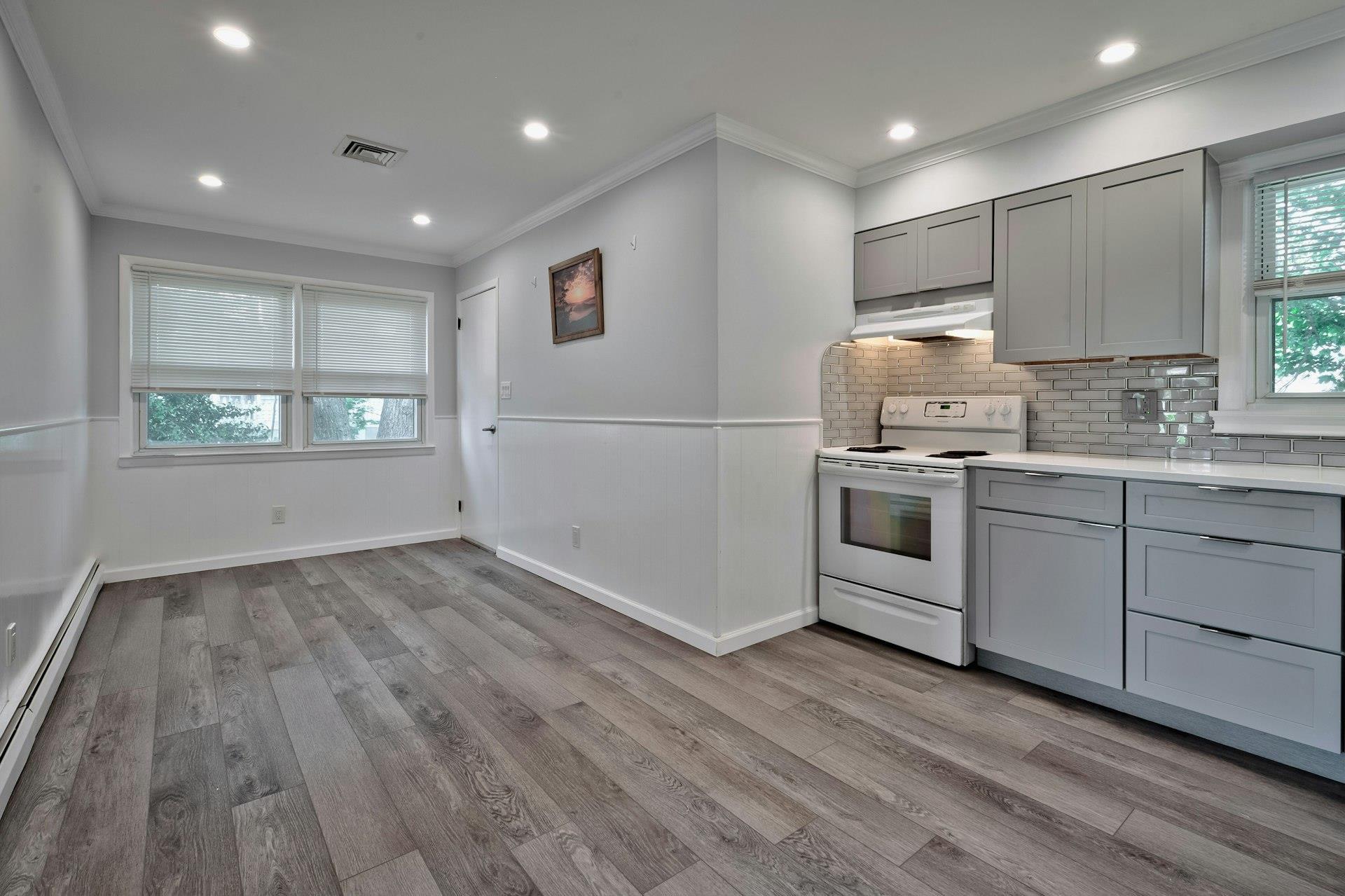Single Family Broadway  Nassau County, NY 11762, MLS-861910-5