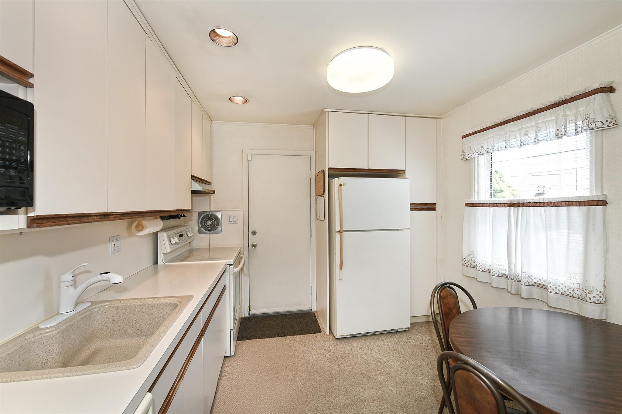 Single Family Hale  Suffolk County, NY 11717, MLS-861911-11