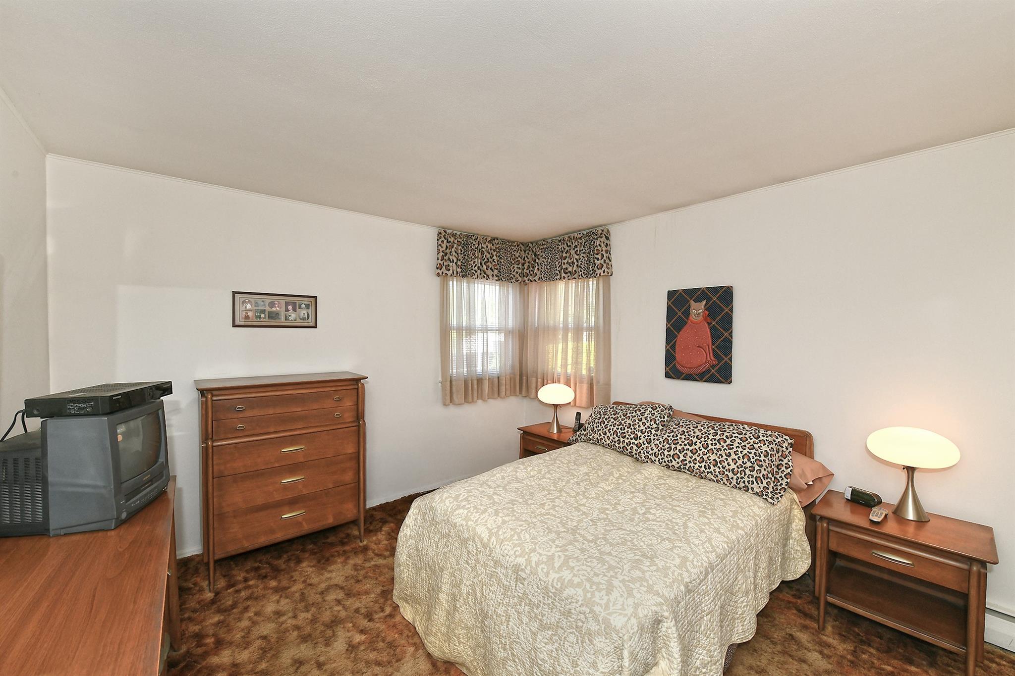Single Family Hale  Suffolk County, NY 11717, MLS-861911-14