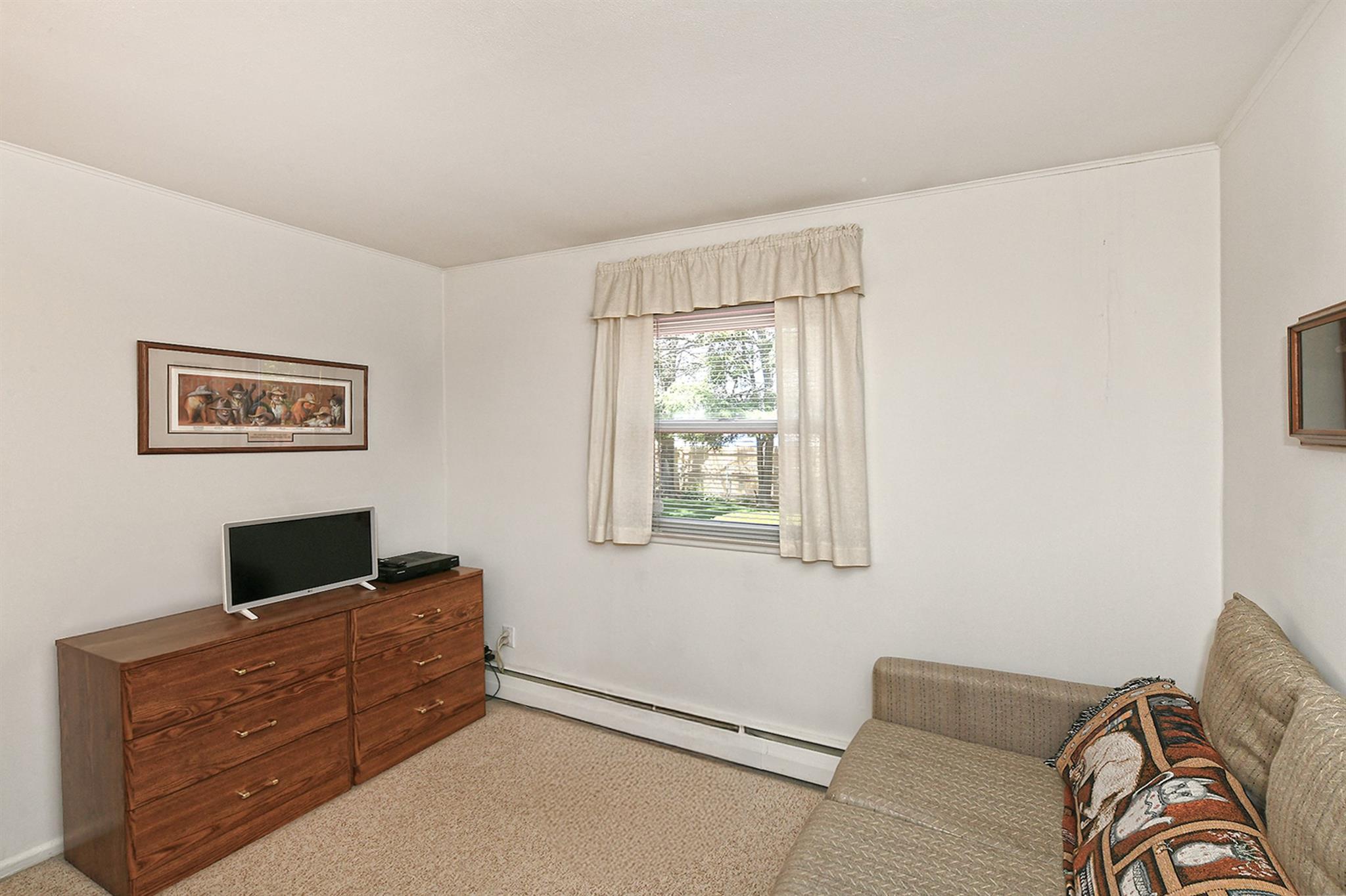 Single Family Hale  Suffolk County, NY 11717, MLS-861911-15