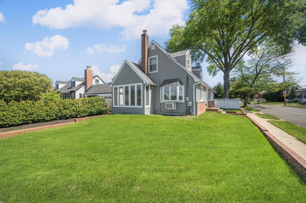 Single Family Maurice  Nassau County, NY 11554, MLS-861921-26
