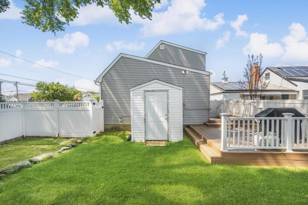 Single Family Maurice  Nassau County, NY 11554, MLS-861921-28