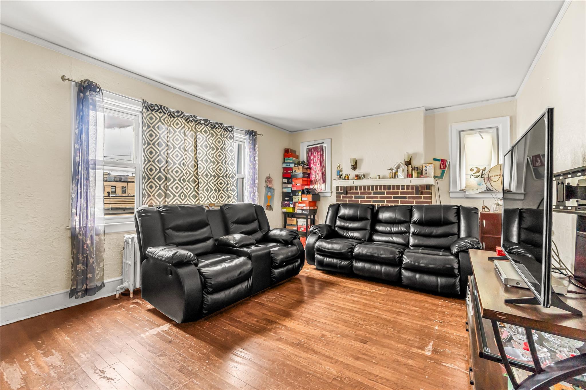Single Family Rollhaus  Westchester County, NY 10573, MLS-861935-15