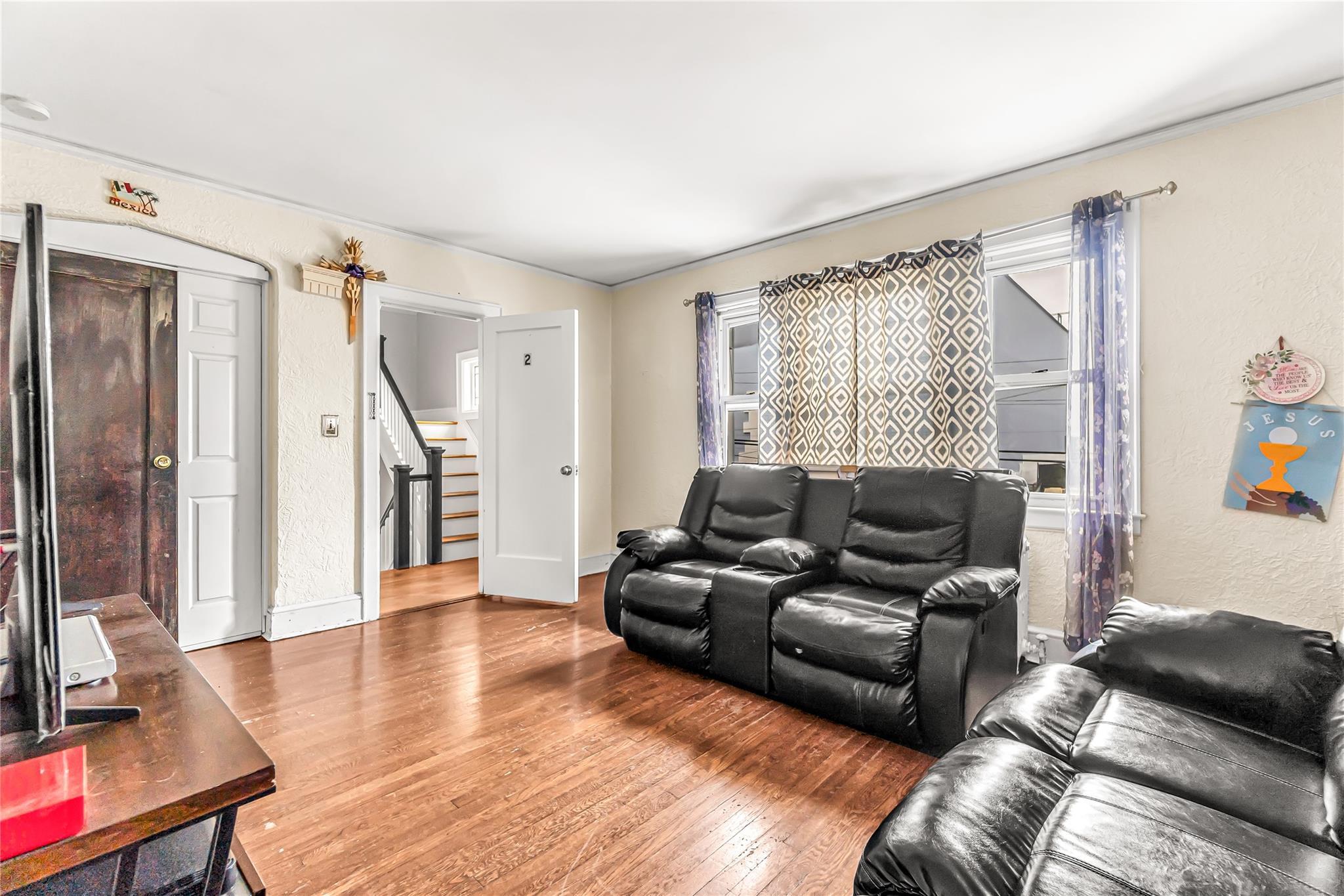 Single Family Rollhaus  Westchester County, NY 10573, MLS-861935-16