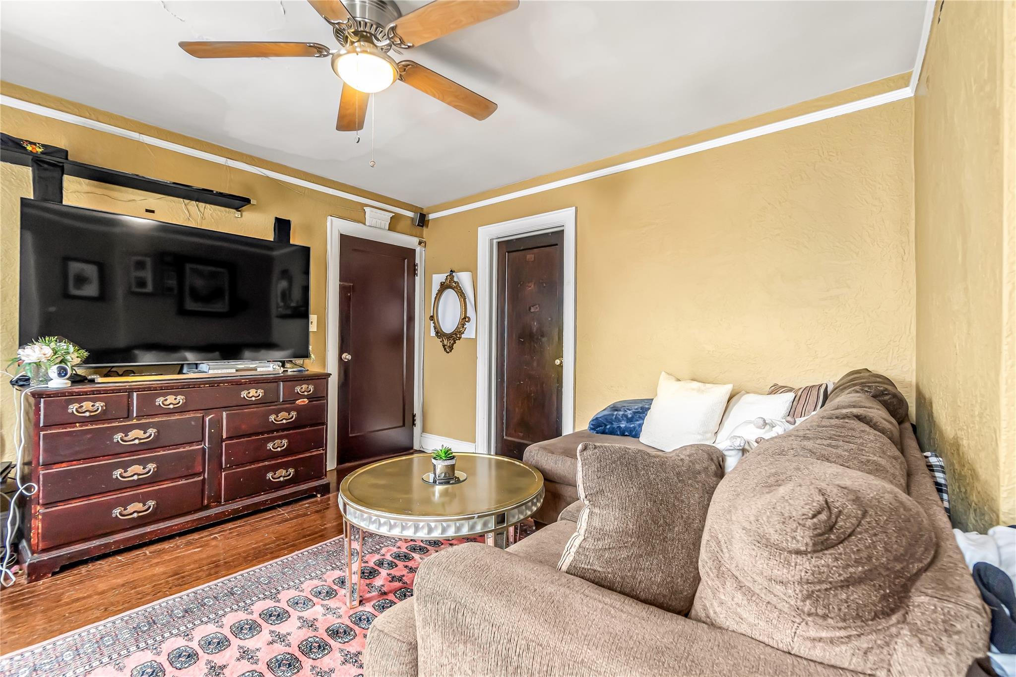 Single Family Rollhaus  Westchester County, NY 10573, MLS-861935-20