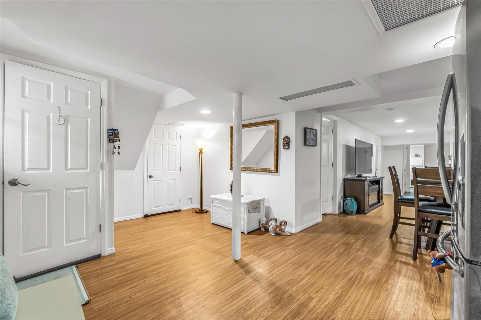Single Family Rollhaus  Westchester County, NY 10573, MLS-861935-29