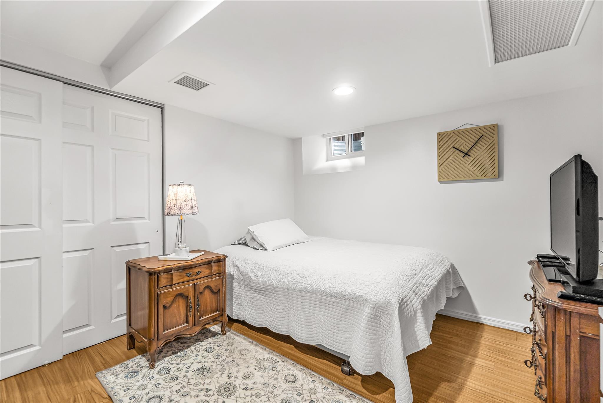 Single Family Rollhaus  Westchester County, NY 10573, MLS-861935-37