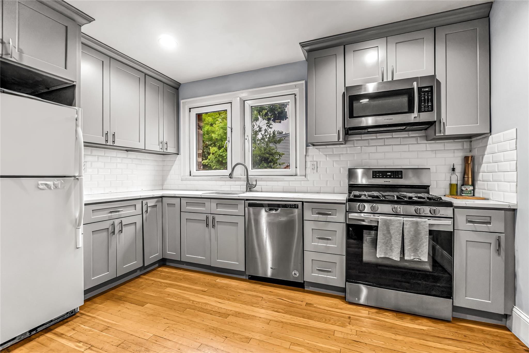 Single Family Rollhaus  Westchester County, NY 10573, MLS-861935-4