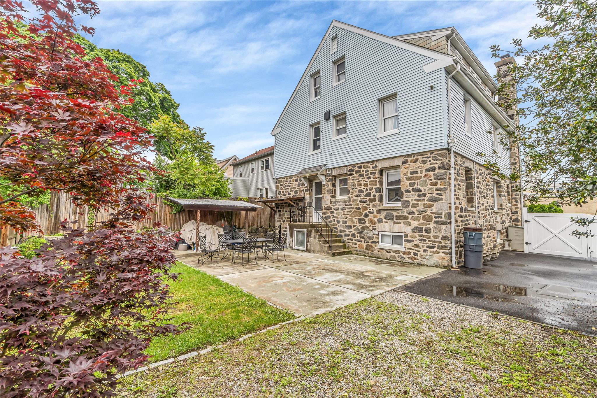 Single Family Rollhaus  Westchester County, NY 10573, MLS-861935-41