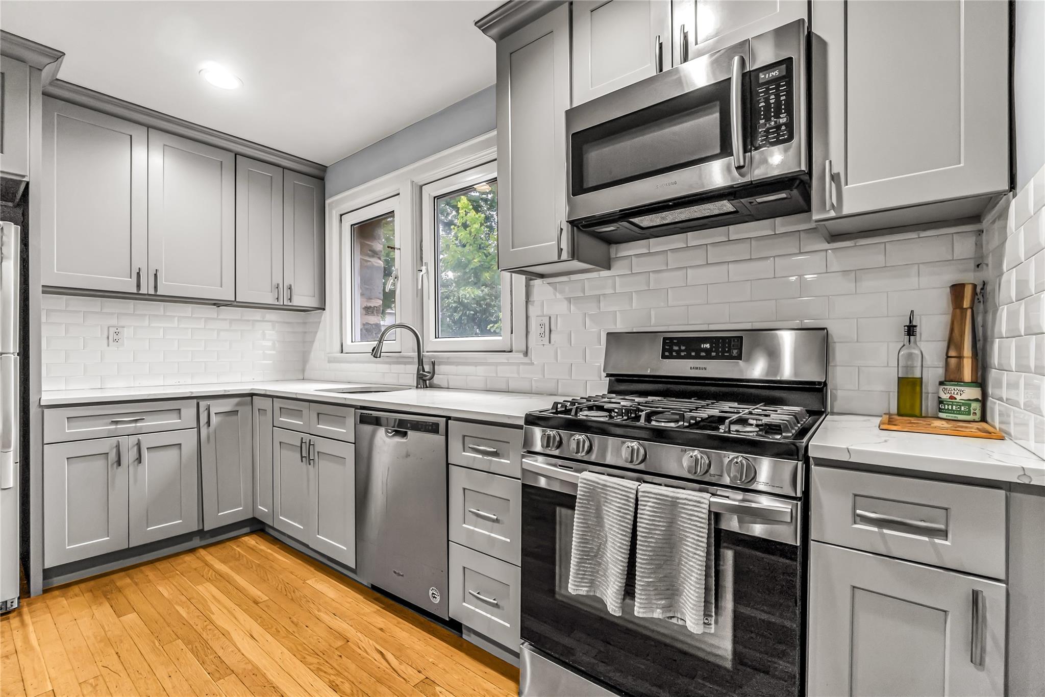 Single Family Rollhaus  Westchester County, NY 10573, MLS-861935-5