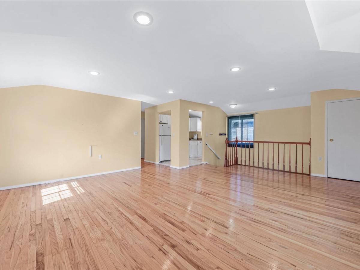 Single Family 64th  Queens, NY 11365, MLS-861948-22