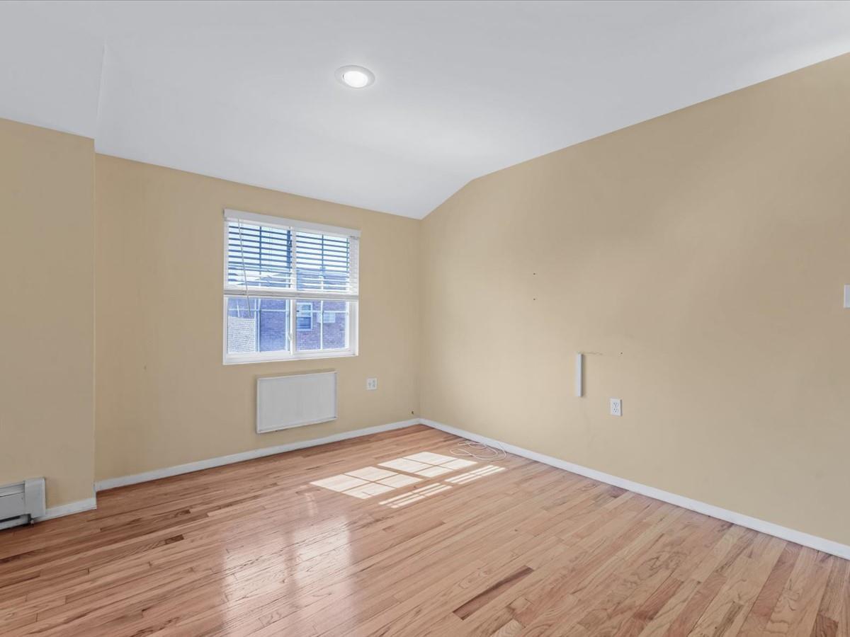 Single Family 64th  Queens, NY 11365, MLS-861948-23