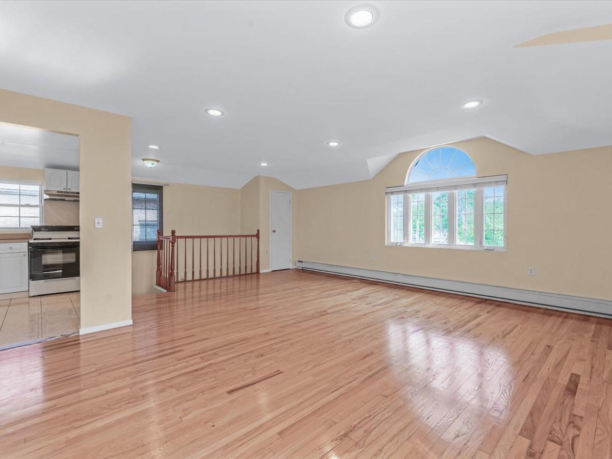 Single Family 64th  Queens, NY 11365, MLS-861948-24