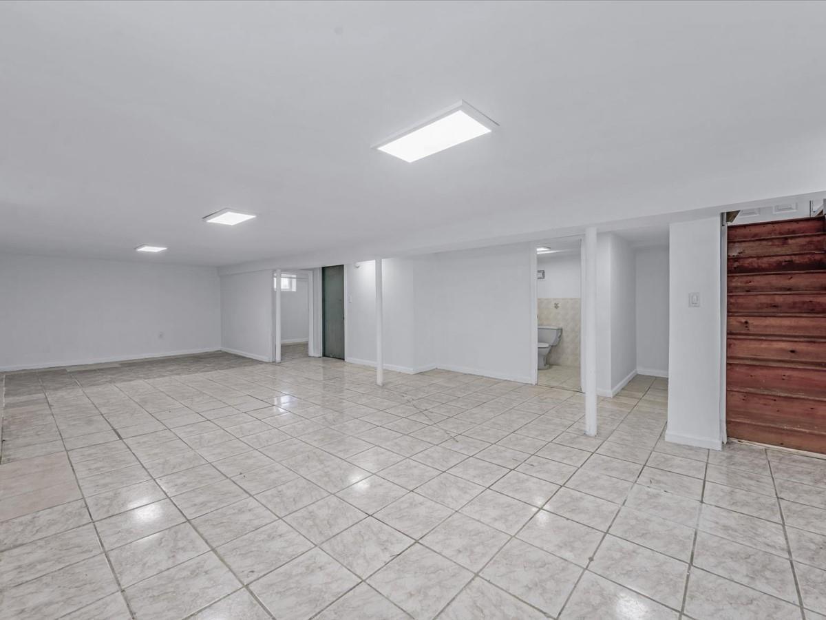 Single Family 64th  Queens, NY 11365, MLS-861948-34
