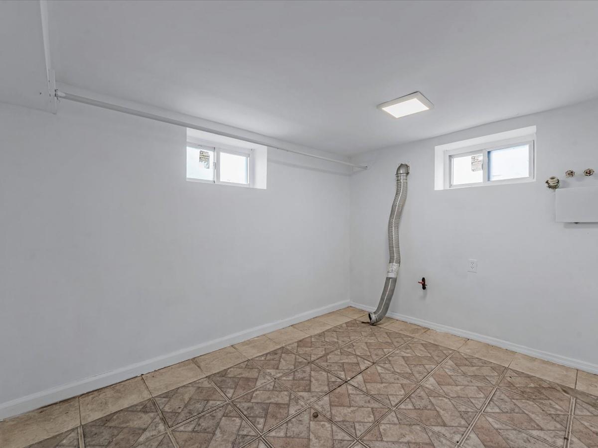 Single Family 64th  Queens, NY 11365, MLS-861948-35