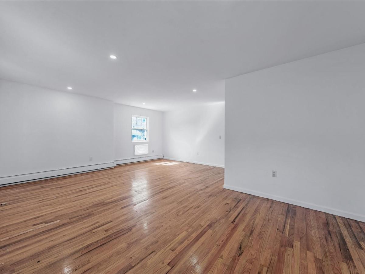 Single Family 64th  Queens, NY 11365, MLS-861948-4