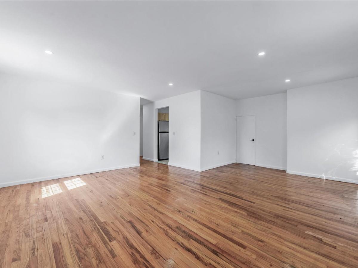 Single Family 64th  Queens, NY 11365, MLS-861948-7