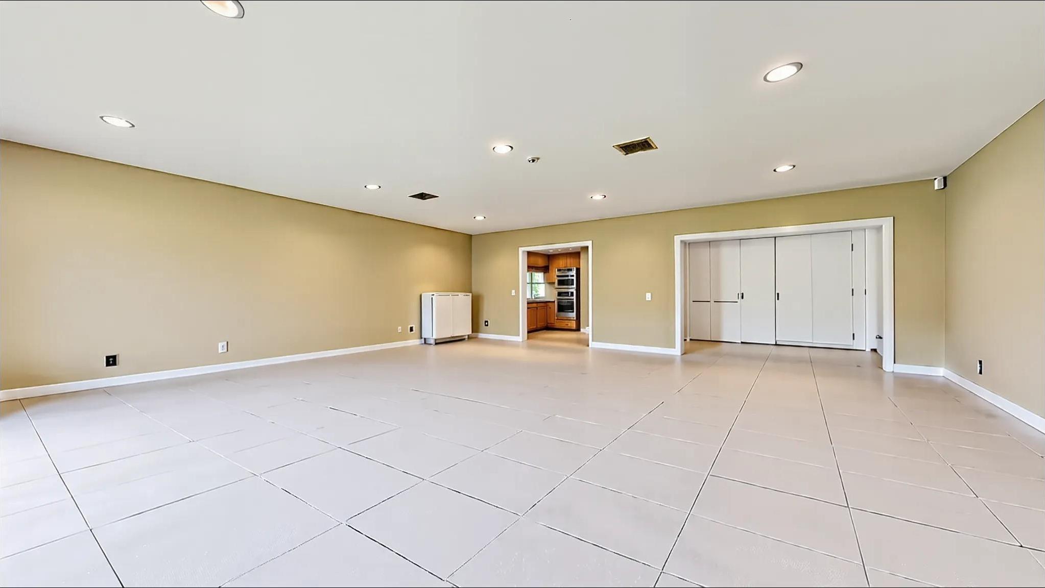 Single Family Veterans Memorial  Suffolk County, NY 11725, MLS-861951-8