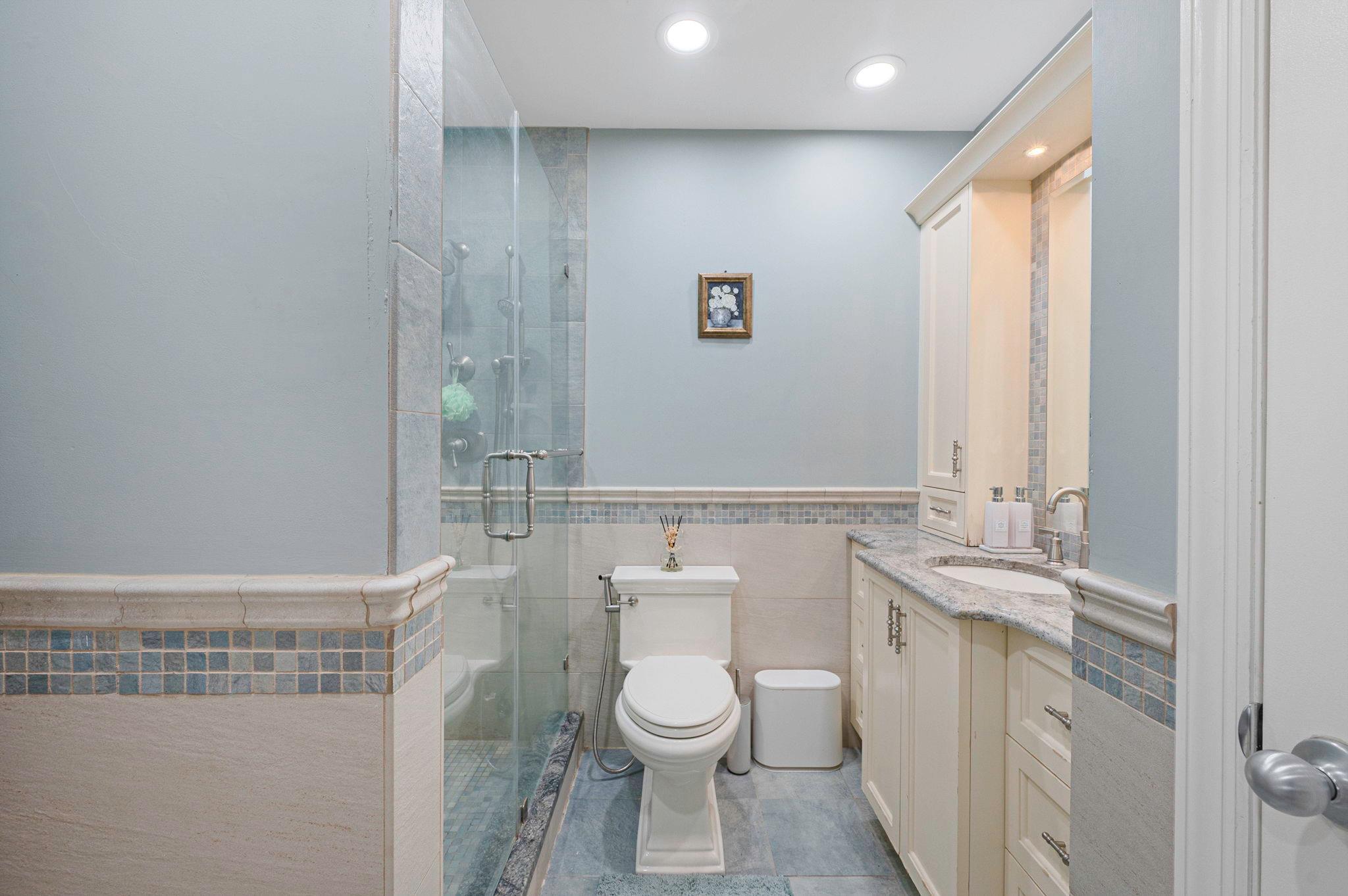 Single Family 1st  Suffolk County, NY 11754, MLS-861974-23
