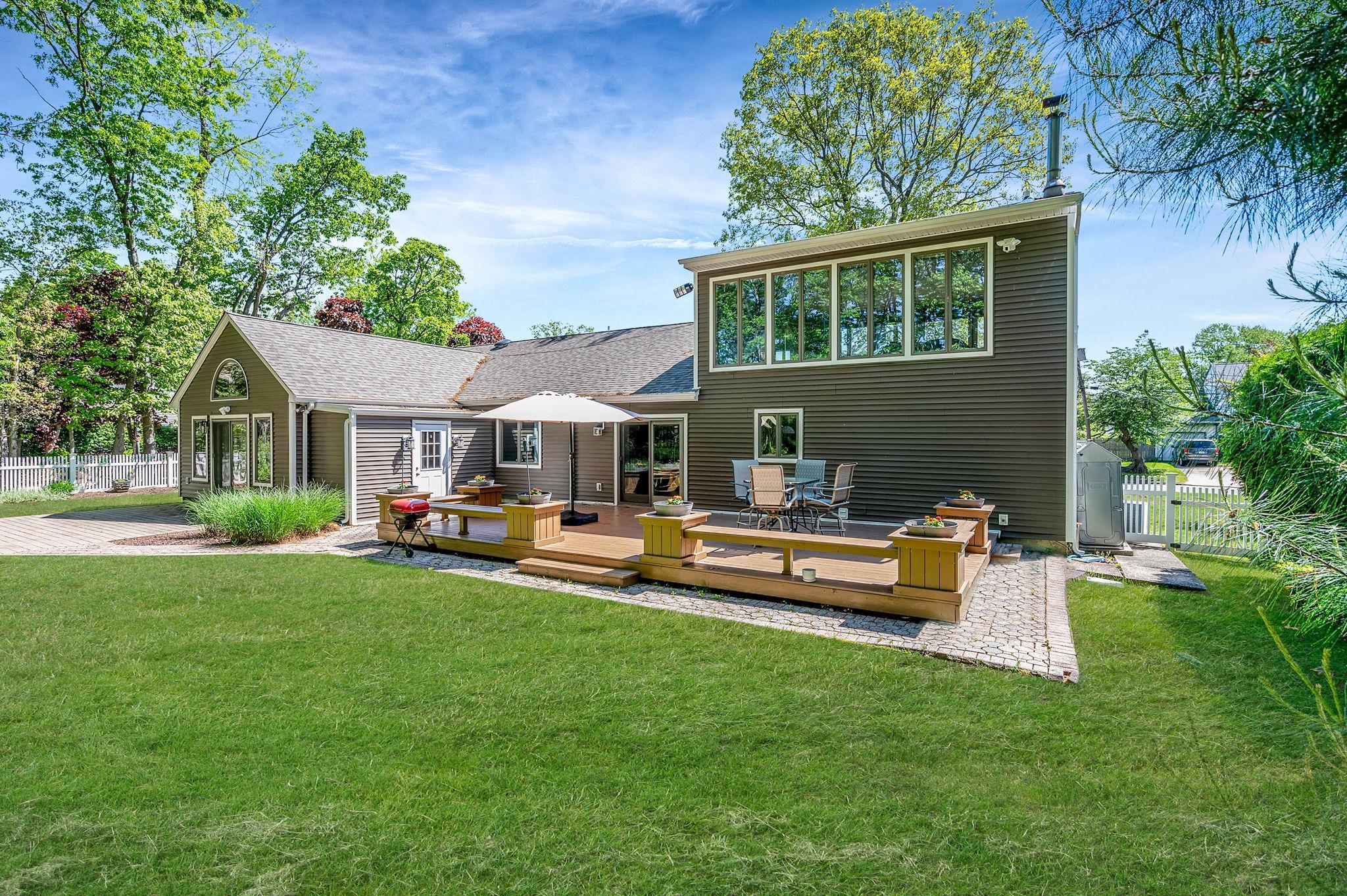 Single Family 1st  Suffolk County, NY 11754, MLS-861974-35