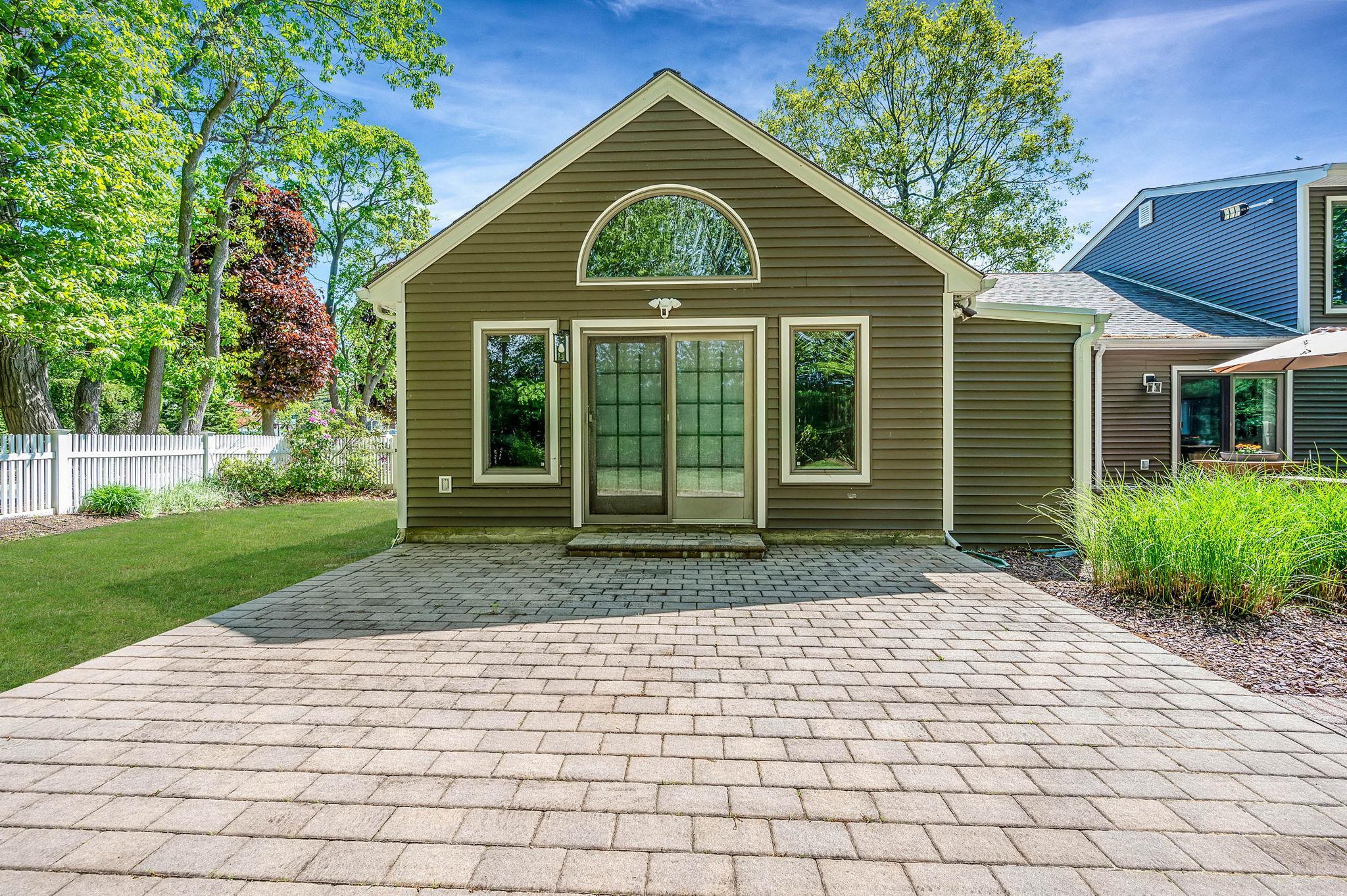 Single Family 1st  Suffolk County, NY 11754, MLS-861974-36