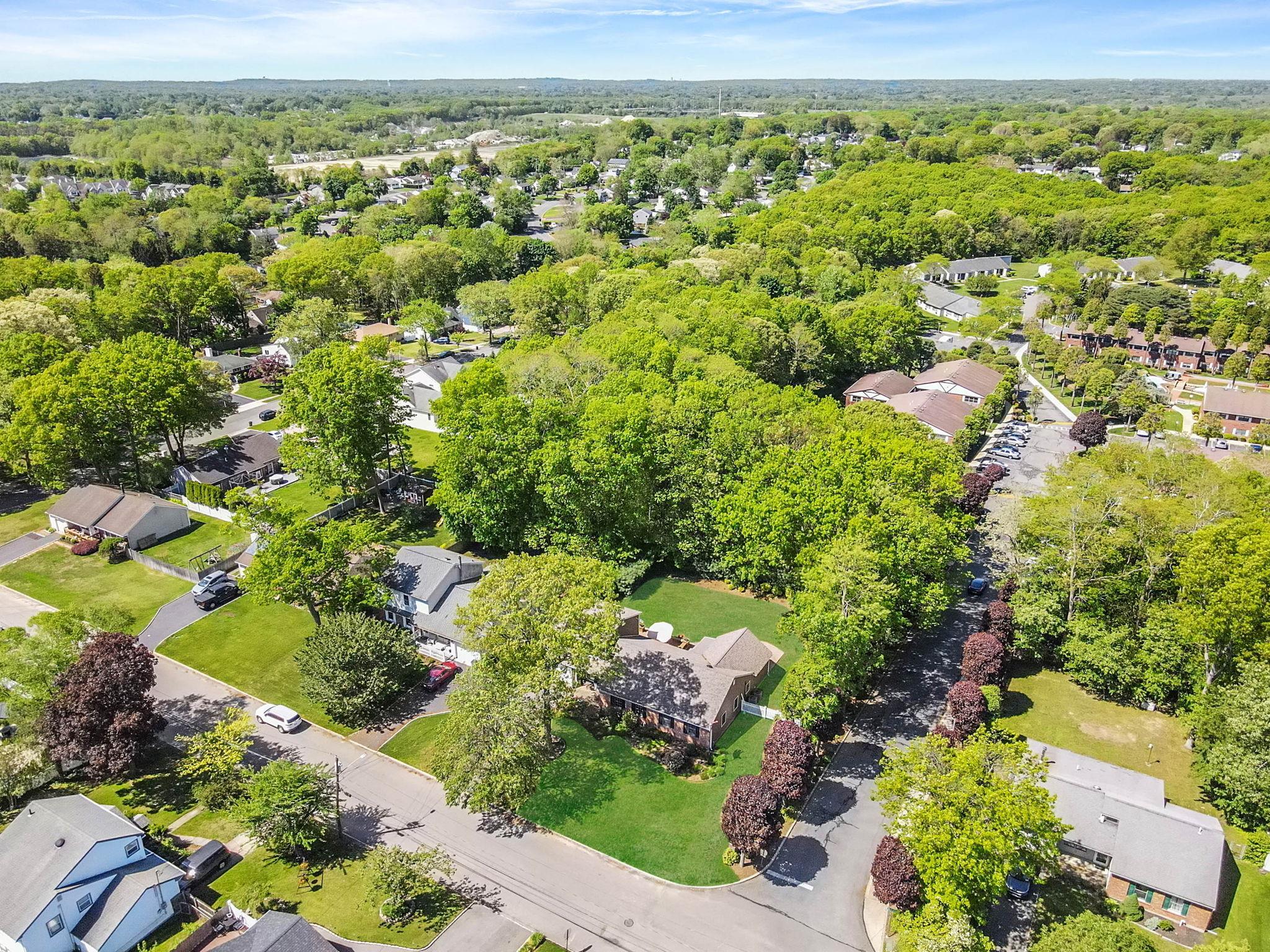 Single Family 1st  Suffolk County, NY 11754, MLS-861974-41