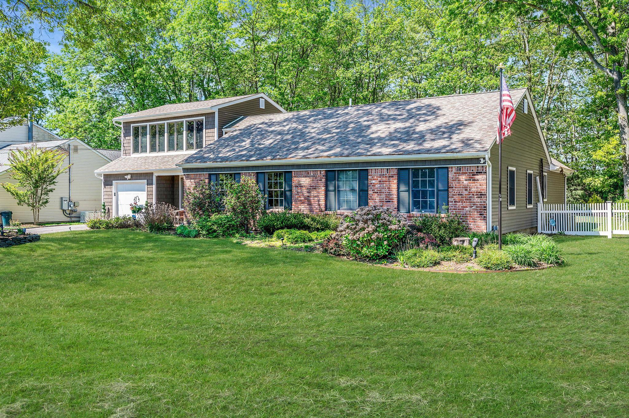 Single Family 1st  Suffolk County, NY 11754, MLS-861974-42