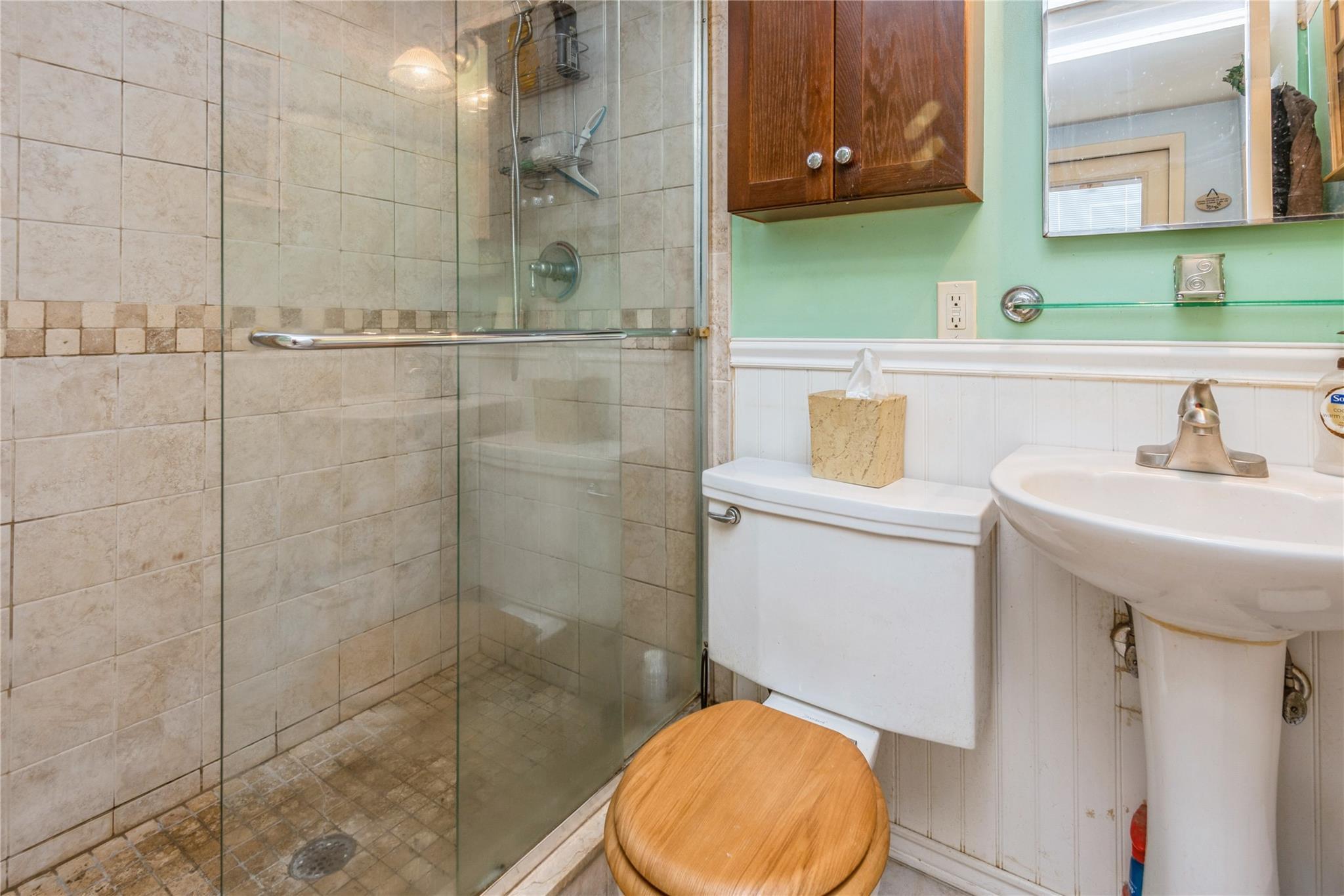 Single Family Kent  Nassau County, NY 11558, MLS-861980-5