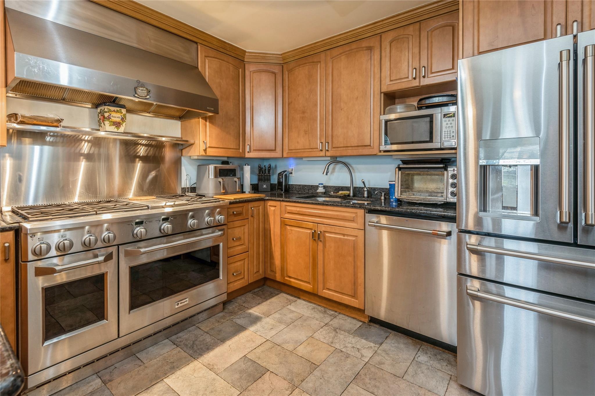Single Family Kent  Nassau County, NY 11558, MLS-861980-6