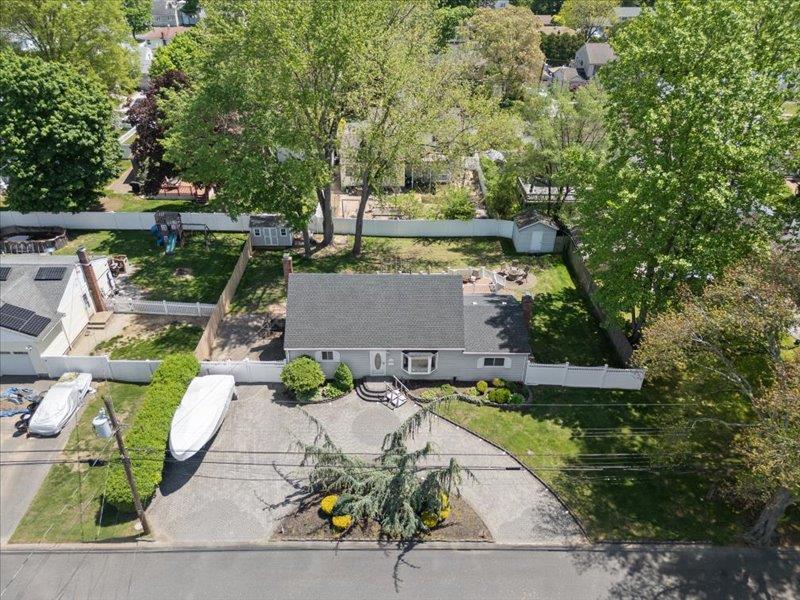 Single Family Westwood  Suffolk County, NY 11729, MLS-862002-28