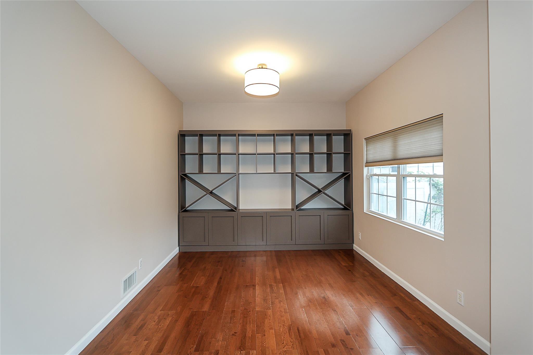 Single Family Frankel  Nassau County, NY 11566, MLS-862024-17
