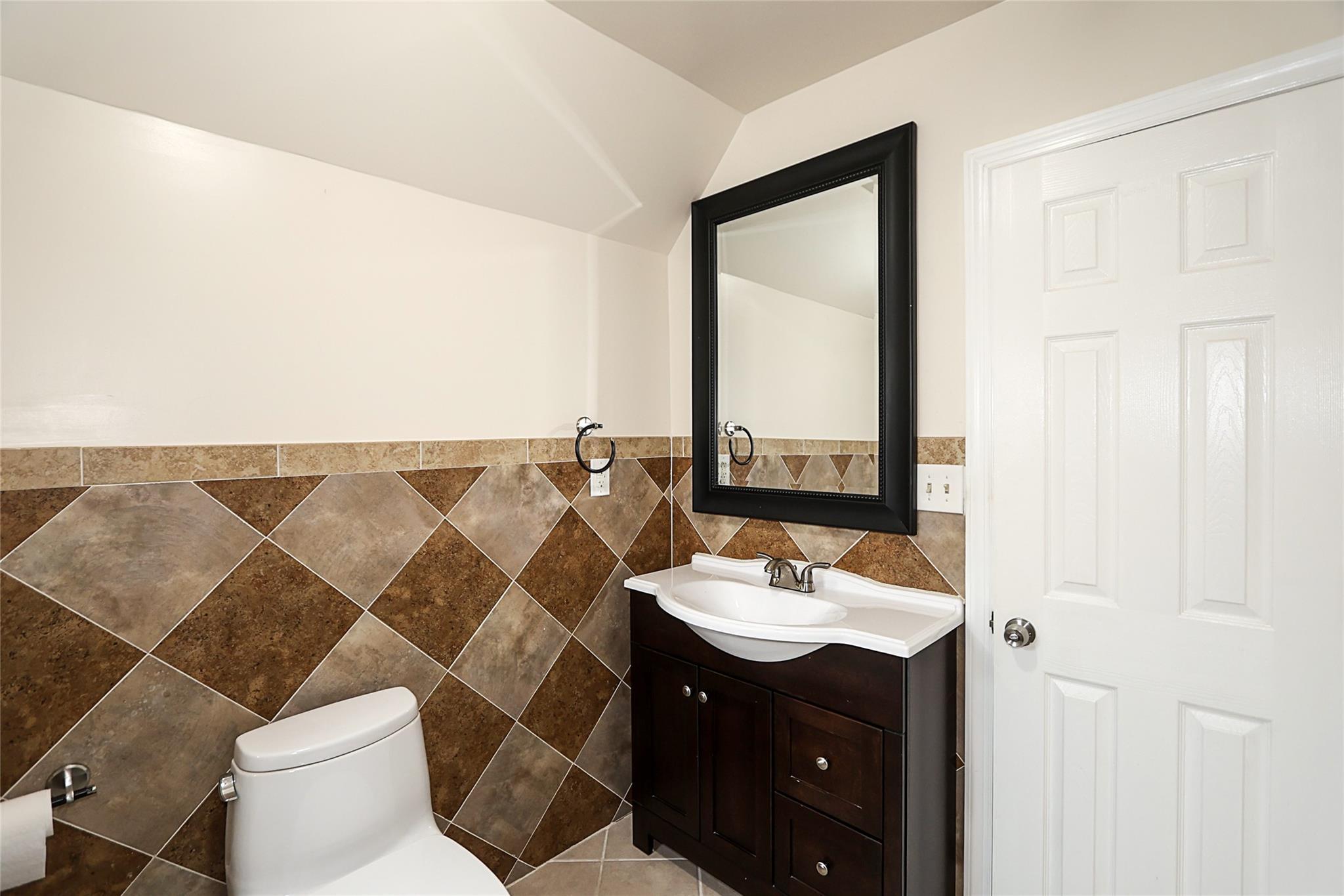 Single Family Frankel  Nassau County, NY 11566, MLS-862024-28