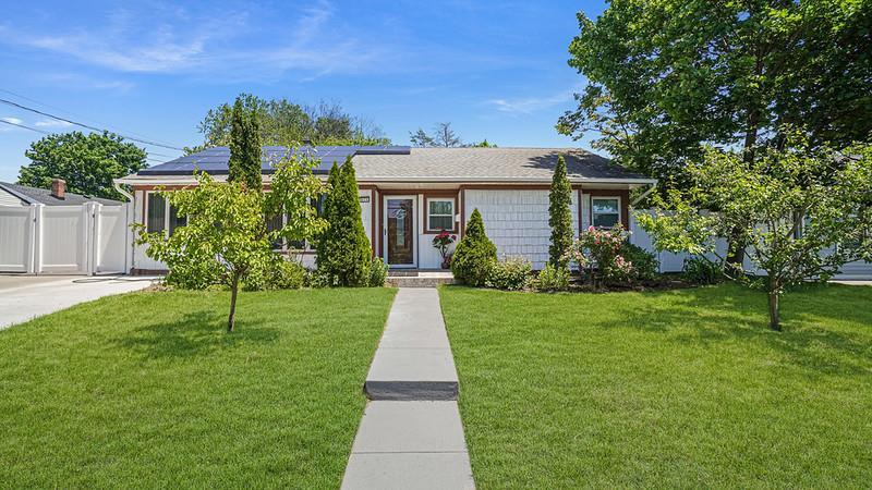 Single Family Val Park  Nassau County, NY 11580, MLS-862058-21