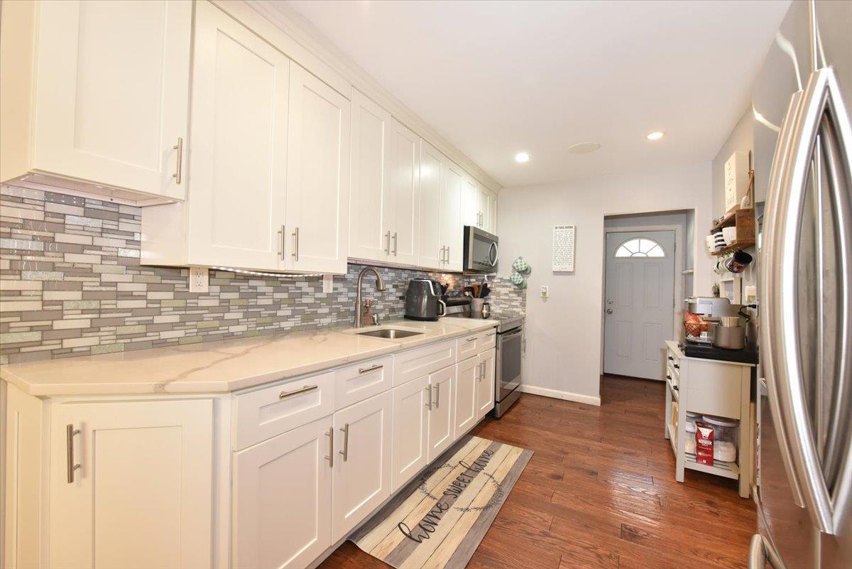 Single Family Chester  Nassau County, NY 11580, MLS-862059-12