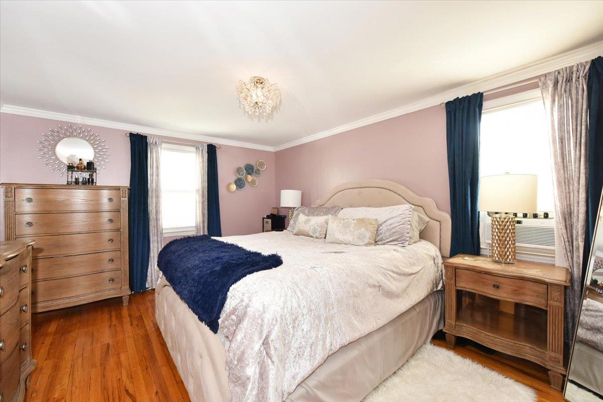 Single Family Chester  Nassau County, NY 11580, MLS-862059-16