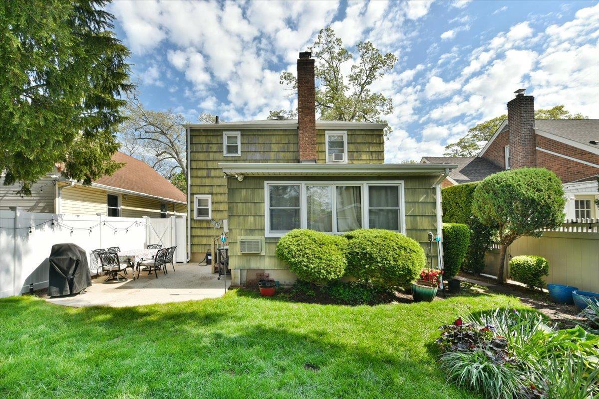 Single Family Chester  Nassau County, NY 11580, MLS-862059-24