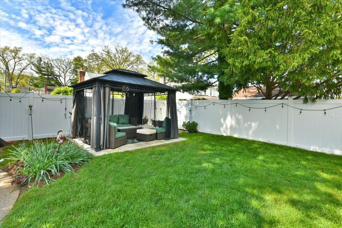 Single Family Chester  Nassau County, NY 11580, MLS-862059-26