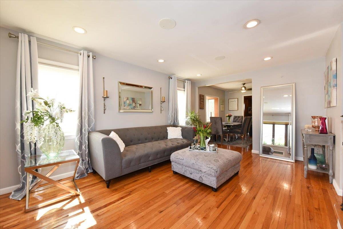 Single Family Chester  Nassau County, NY 11580, MLS-862059-6