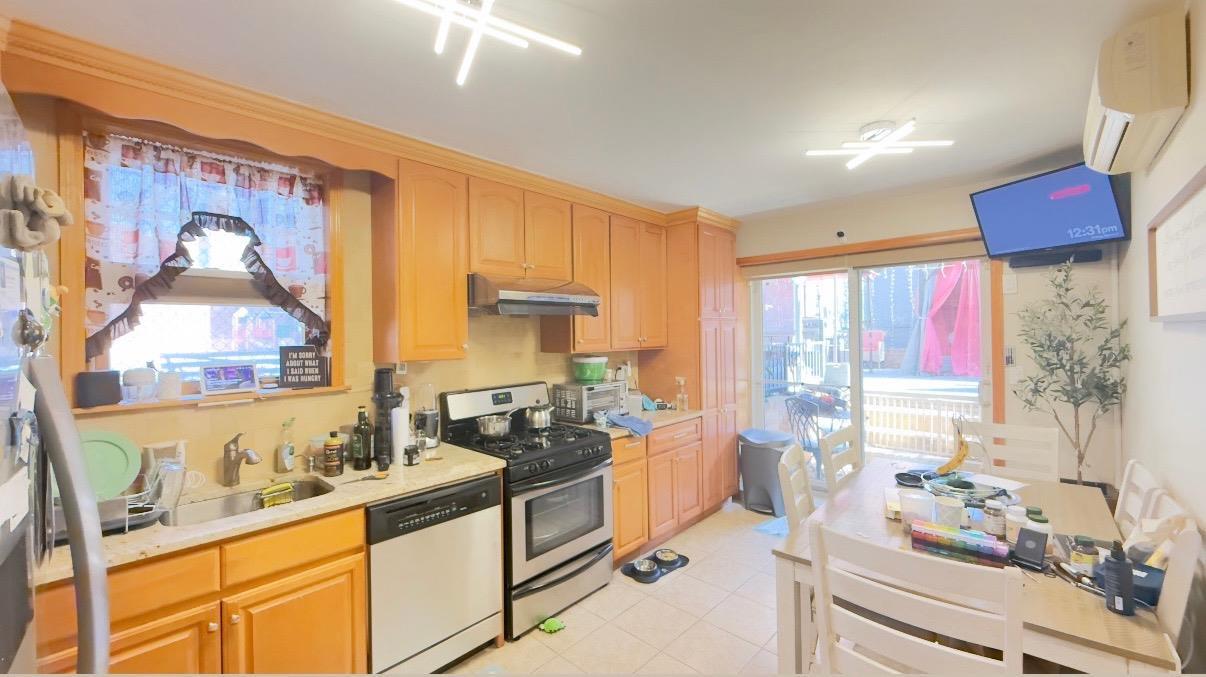Single Family 14th  Brooklyn, NY 11228, MLS-862070-10