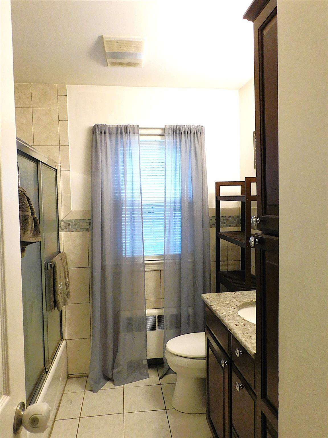 Single Family Lou  Suffolk County, NY 11754, MLS-862083-20