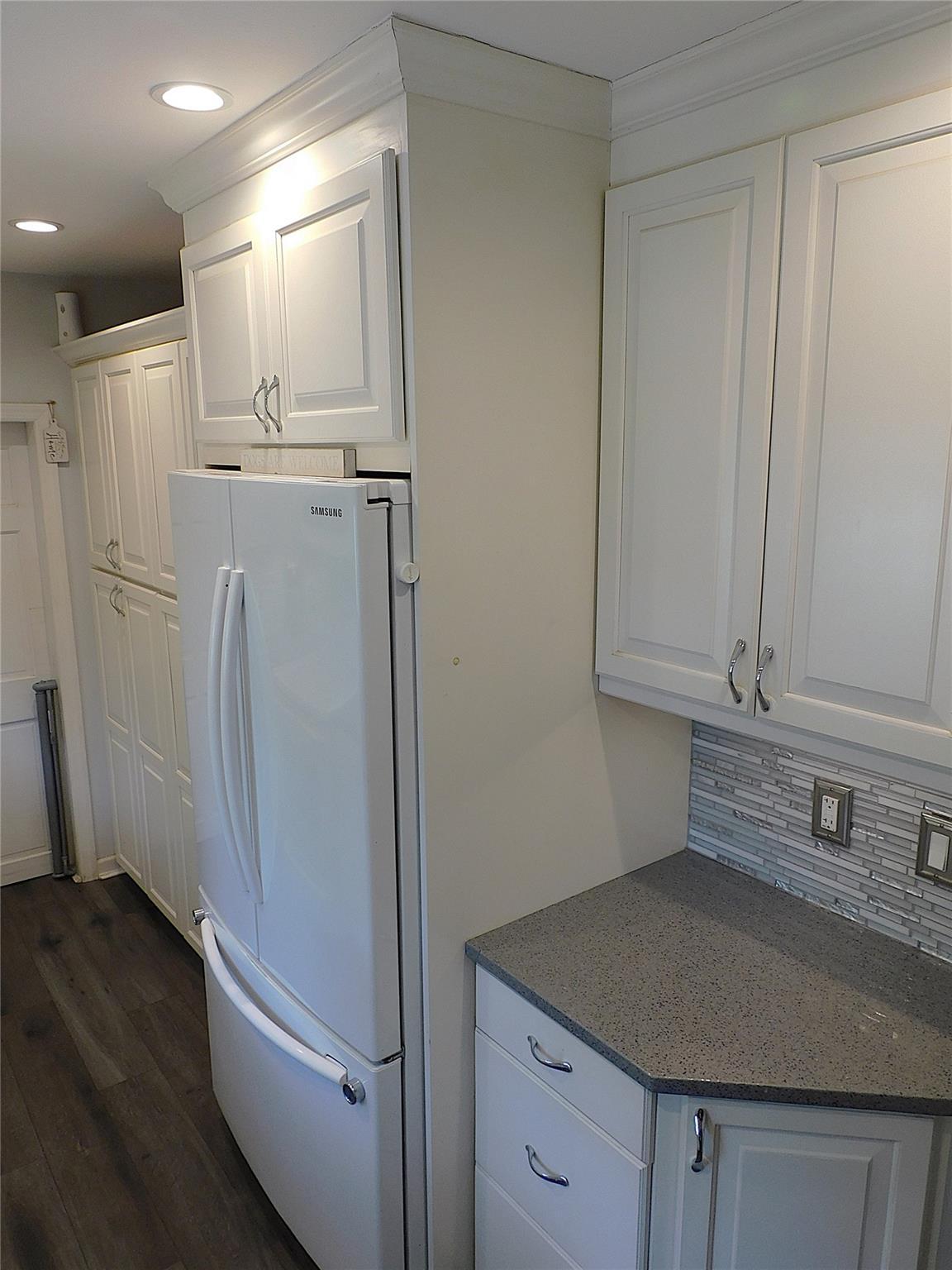 Single Family Lou  Suffolk County, NY 11754, MLS-862083-8