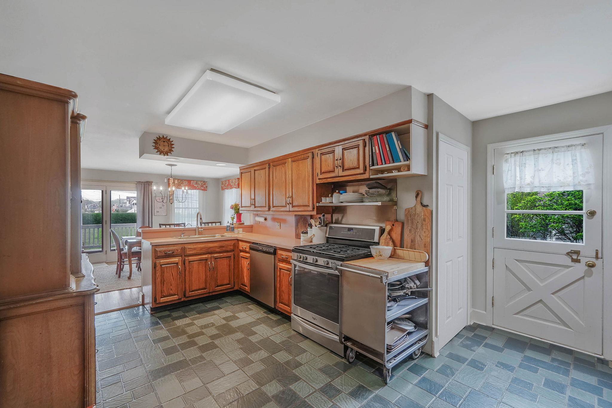 Single Family Brightwood  Suffolk County, NY 11772, MLS-862103-16