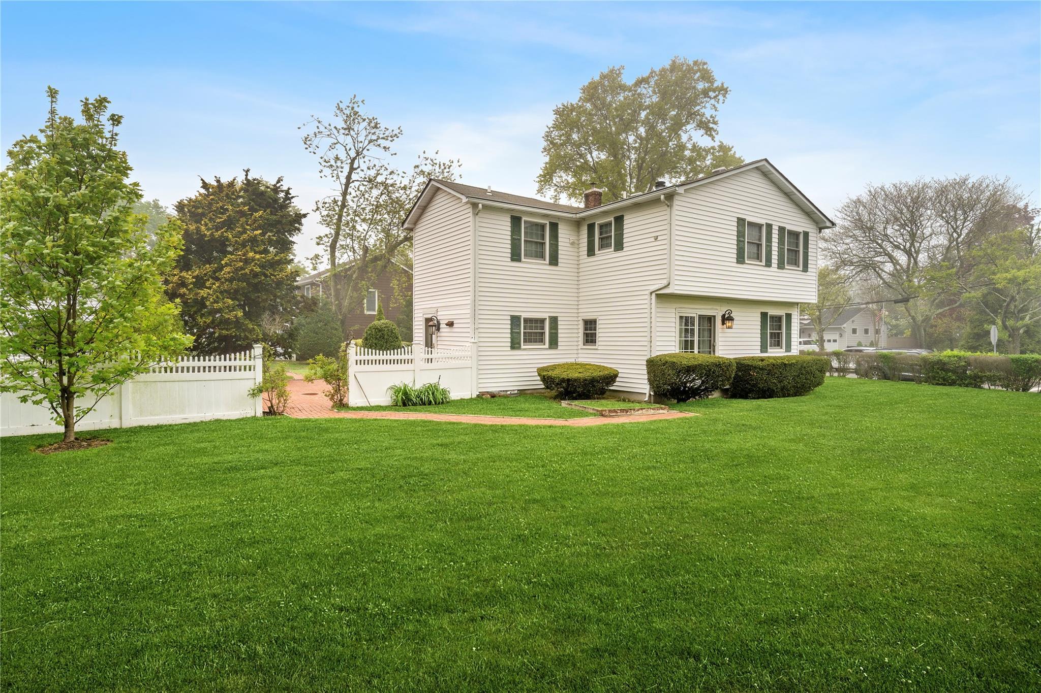 Single Family Coles  Suffolk County, NY 11701, MLS-862110-26